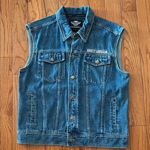 New without tags. Original Harley Davidson Jean Vest. Size L.